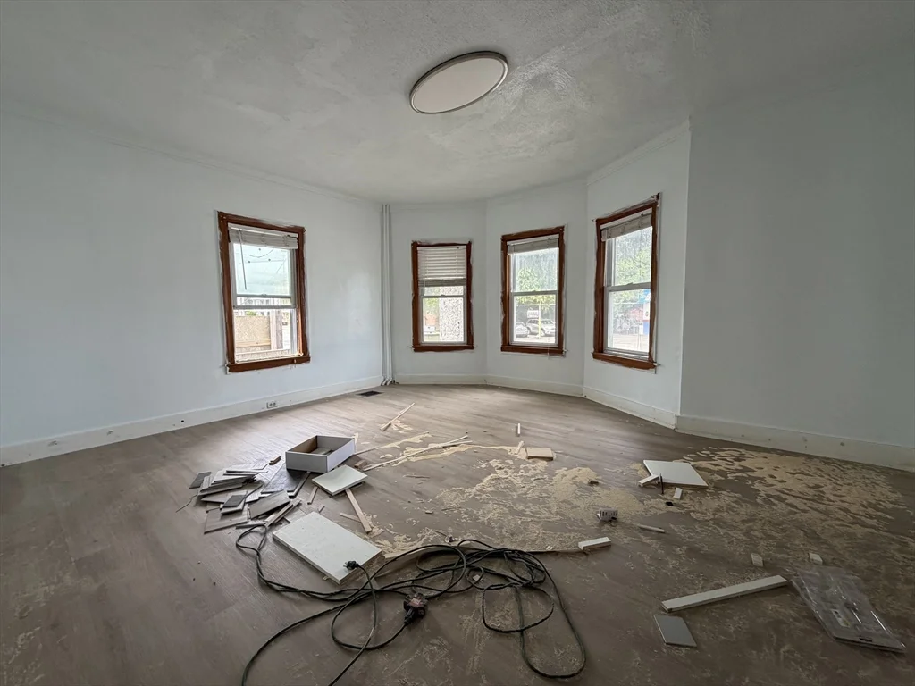 3 bed, 1 bath apartment for rent at 3886-3888 Washington St Unit 2, Roslindale — photo 4 of 7