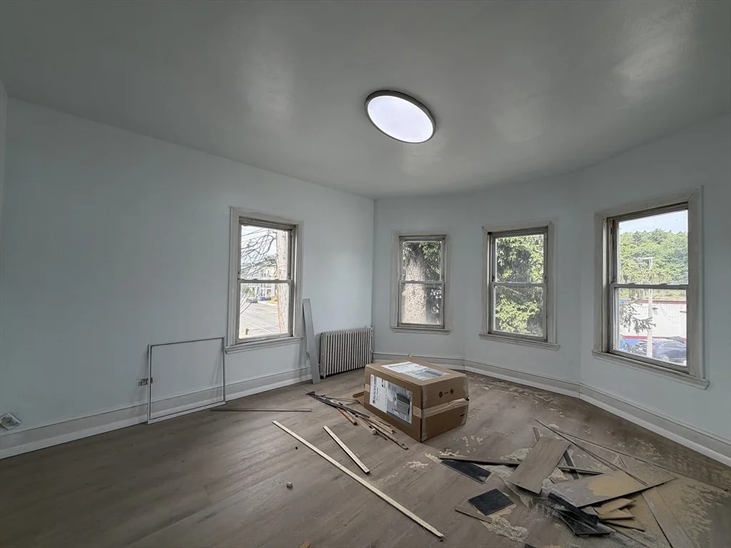 3 bed, 1 bath apartment for rent at 3886-3888 Washington St Unit 2, Roslindale — photo 5 of 7