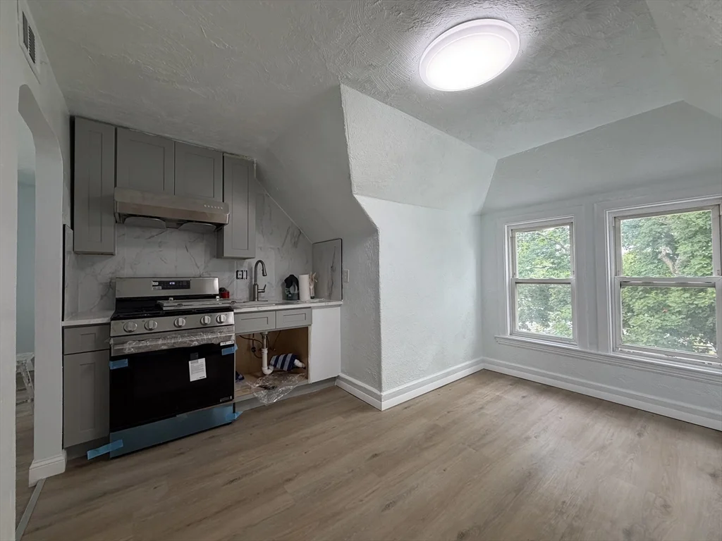 2 bed, 1 bath apartment for rent at 3886-3888 Washington St Unit 3, Roslindale — photo 2 of 10