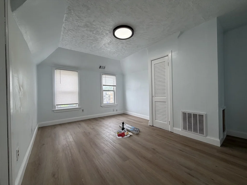 2 bed, 1 bath apartment for rent at 3886-3888 Washington St Unit 3, Roslindale — photo 9 of 10
