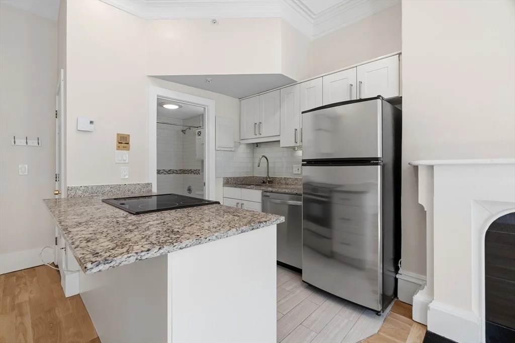 Studio bed, 1 bath apartment for rent at 389 Beacon St Unit 4A, Back Bay