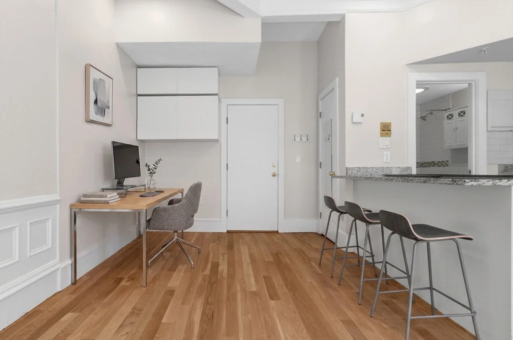 Studio bed, 1 bath apartment for rent at 389 Beacon St Unit 4A, Back Bay — photo 8 of 14