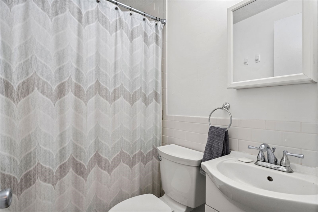 Studio bed, 1 bath apartment for rent at 389 Beacon St Unit 6, Back Bay — photo 10 of 10