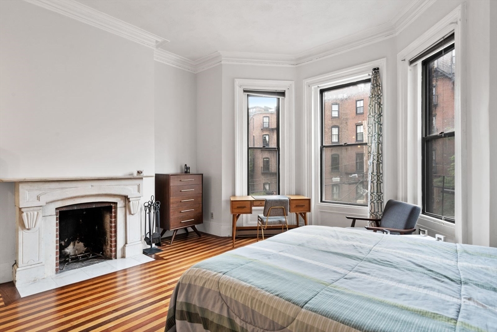 Studio bed, 1 bath apartment for rent at 389 Beacon St Unit 6, Back Bay — photo 4 of 10