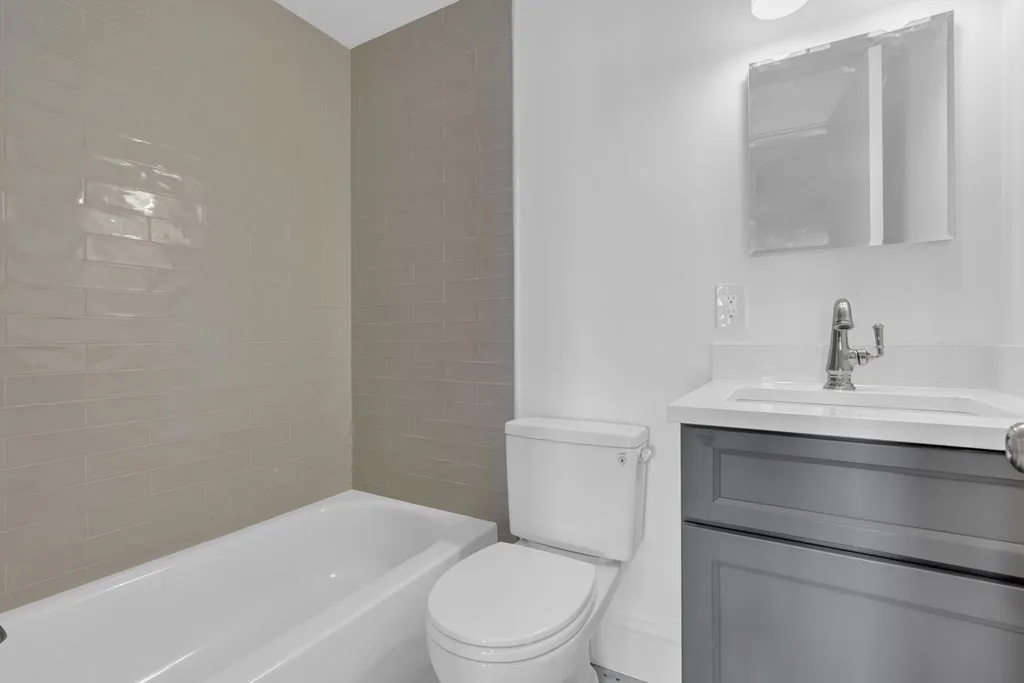Studio bed, 1 bath apartment for rent at 389 Beacon St Unit 7, Back Bay — photo 9 of 12