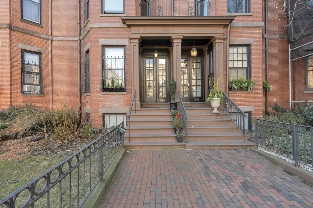 Studio bed, 1 bath apartment for rent at 389 Beacon St Unit 7, Back Bay — photo 10 of 12