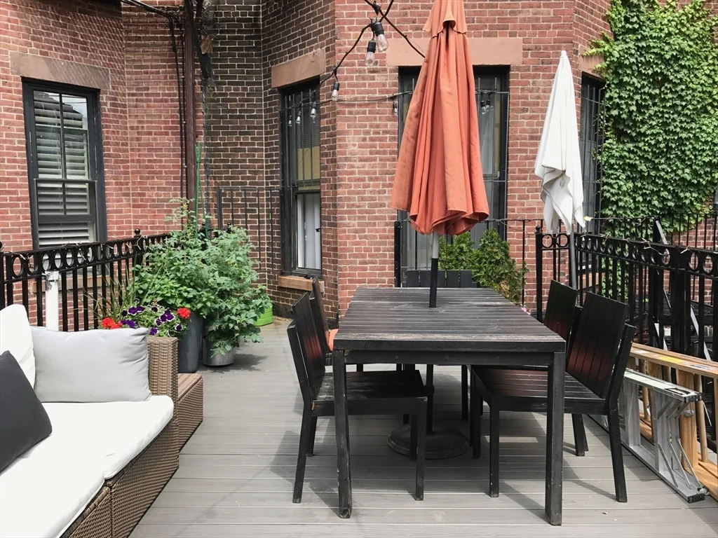 Studio bed, 1 bath apartment for rent at 389 Beacon Unit 4, Back Bay — photo 6 of 6