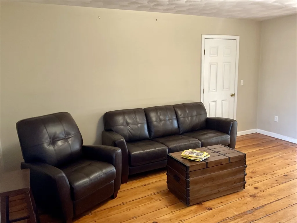 2 bed, 1 bath apartment for rent at 389 Bunker Hill St Unit 1, Charlestown — photo 8 of 18