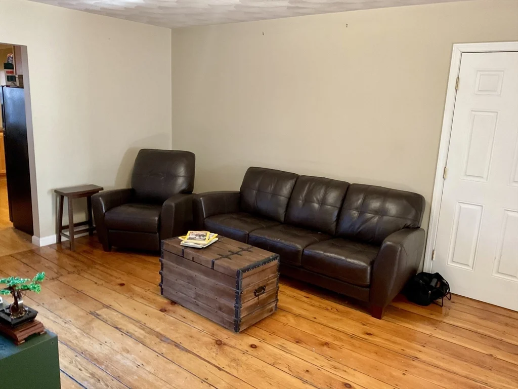 2 bed, 1 bath apartment for rent at 389 Bunker Hill St Unit 1, Charlestown — photo 7 of 18