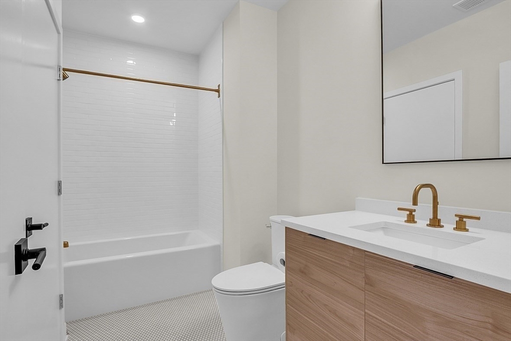 2 bed, 2 bath apartment for rent at 389 Sumner Unit 202, East Boston — photo 10 of 19