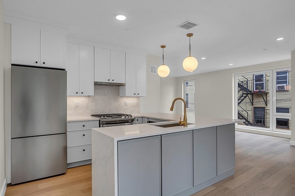 2 bed, 2 bath apartment for rent at 389 Sumner Unit 202, East Boston — photo 5 of 19