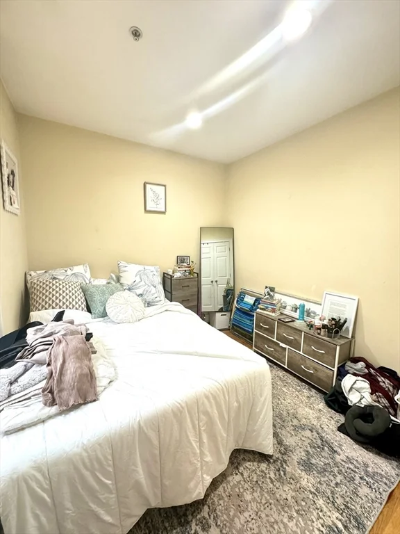 3 bed, 1 bath apartment for rent at 389 W Broadway Unit 6, Boston — photo 3 of 15