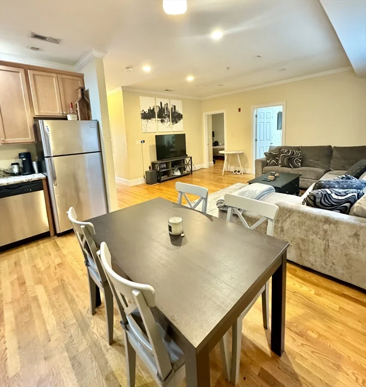 3 bed, 1 bath apartment for rent at 389 W Broadway Unit 6, Boston — photo 7 of 15