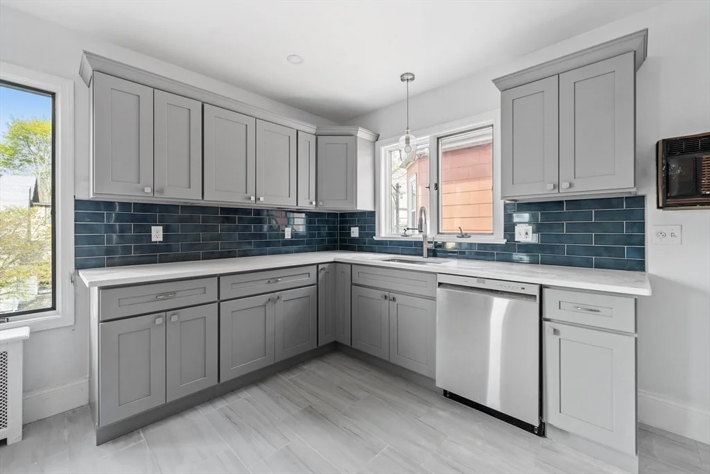3 bed, 2 bath apartment for rent at 38A Mather Unit A, Boston — photo 3 of 18