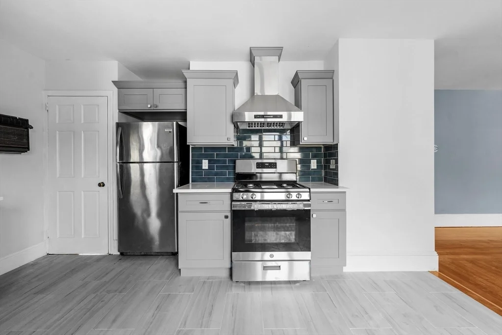 3 bed, 2 bath apartment for rent at 38A Mather Unit A, Boston — photo 1 of 18