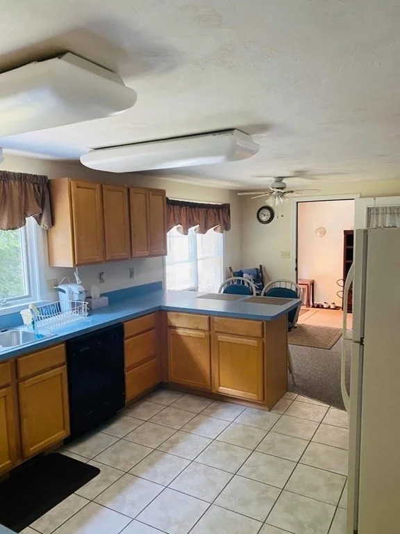 2 bed, 2 bath apartment for rent at 38A Russell Rd, Mashpee — photo 4 of 15