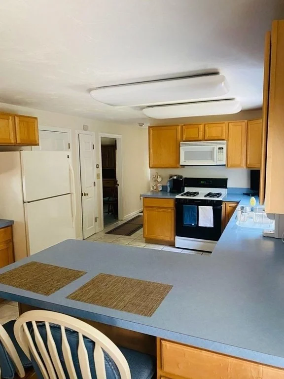 2 bed, 2 bath apartment for rent at 38A Russell Rd, Mashpee — photo 3 of 15