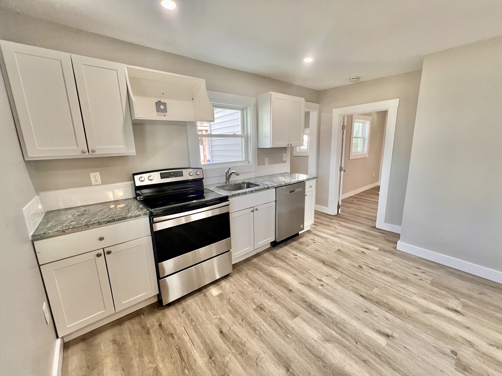 2 bed, 1 bath apartment for rent at 38R Millett St Unit 1, Gloucester — photo 4 of 14