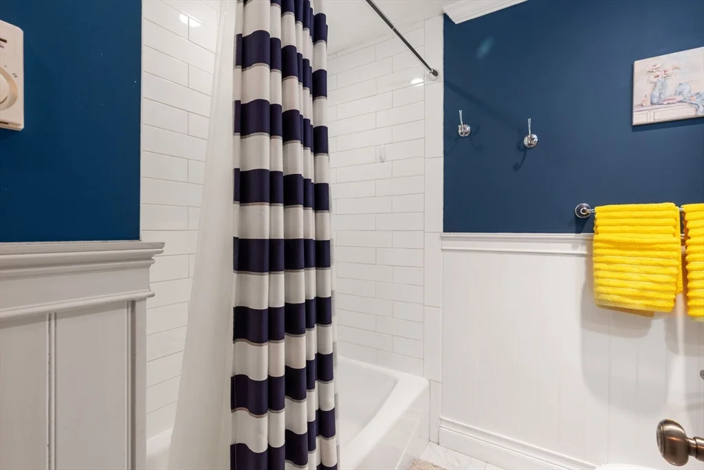 1 bed, 1 bath apartment for rent at 38RA Charter St Unit 2, North End — photo 11 of 18