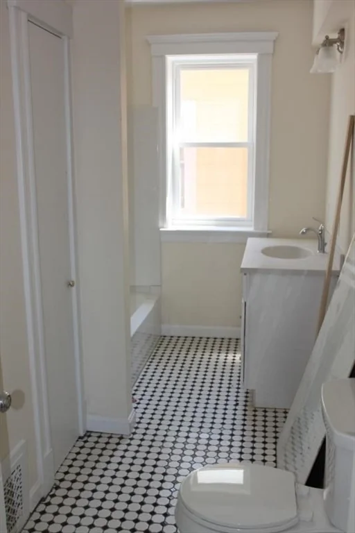 3 bed, 1 bath apartment for rent at 39-41 Cedar St Unit 3, Salem — photo 10 of 10