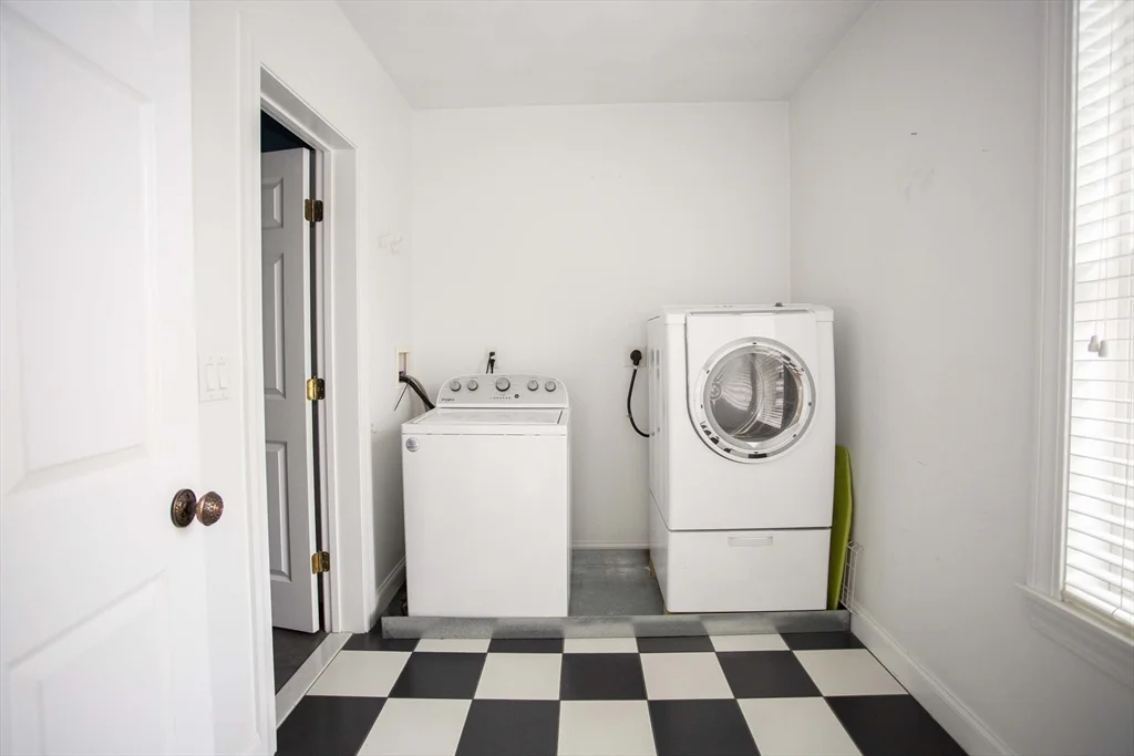 2 bed, 2.5 bath apartment for rent at 39-41 Crescent St Unit 1, Wakefield — photo 13 of 23