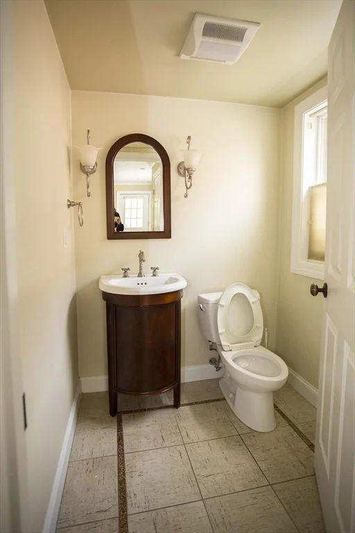 2 bed, 2.5 bath apartment for rent at 39-41 Crescent St Unit 1, Wakefield — photo 8 of 23