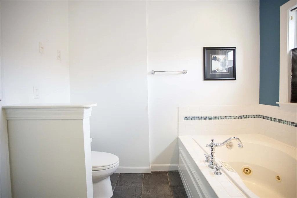 2 bed, 2.5 bath apartment for rent at 39-41 Crescent St Unit 1, Wakefield — photo 14 of 23