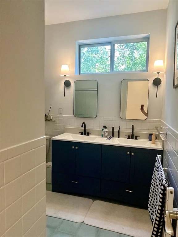 3 bed, 2 bath apartment for rent at 39-41 Dana St Unit 5, Mid Cambridge — photo 9 of 12