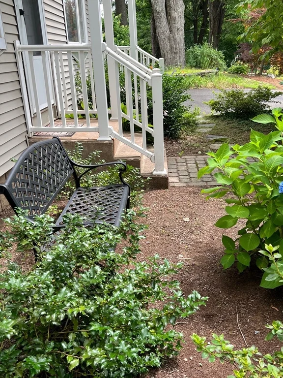 3 bed, 1 bath apartment for rent at 39-41 Mountain Unit 39, South Hadley — photo 3 of 17