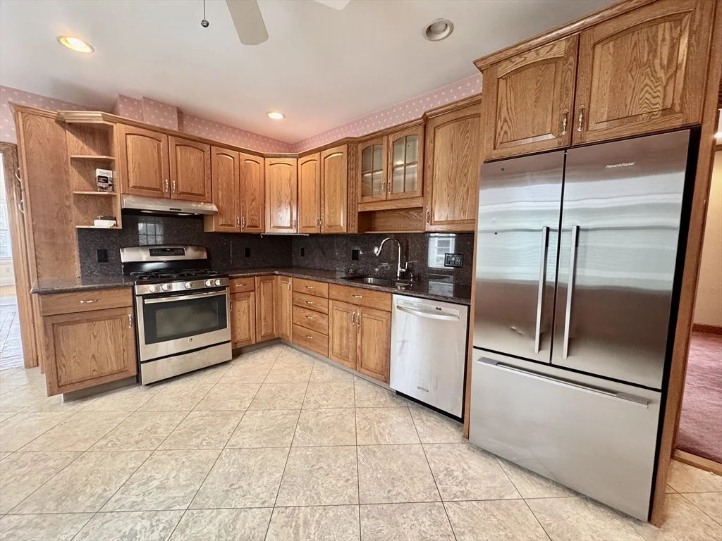 2 bed, 2 bath apartment for rent at 39-41 Rich St Unit 2, Waltham — photo 7 of 17