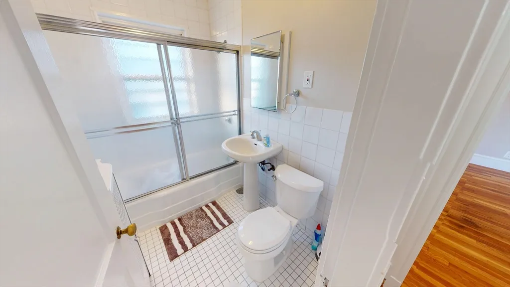 2 bed, 1 bath apartment for rent at 39-41 Upland Unit 41, Belmont — photo 10 of 17
