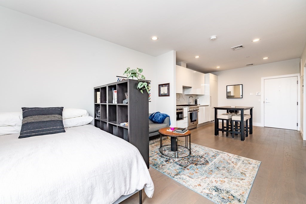 Studio bed, 1 bath apartment for rent at 39 A Unit 9, South Boston — photo 1 of 9
