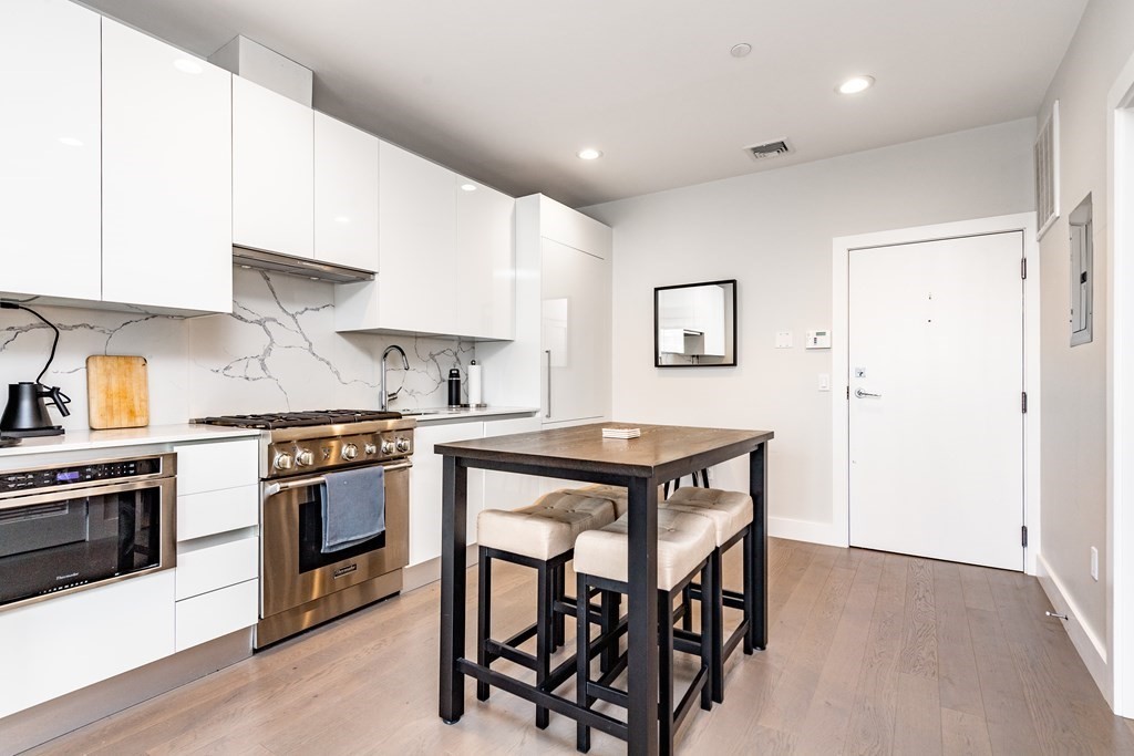 Studio bed, 1 bath apartment for rent at 39 A Unit 9, South Boston — photo 3 of 9