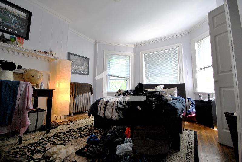 3 bed, 1 bath apartment for rent at 39 Addington Rd Unit 2, Aspinwall Hill — photo 5 of 13