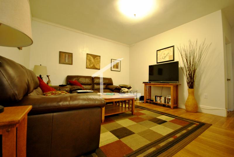 3 bed, 1 bath apartment for rent at 39 Addington Rd Unit 2, Aspinwall Hill — photo 3 of 13