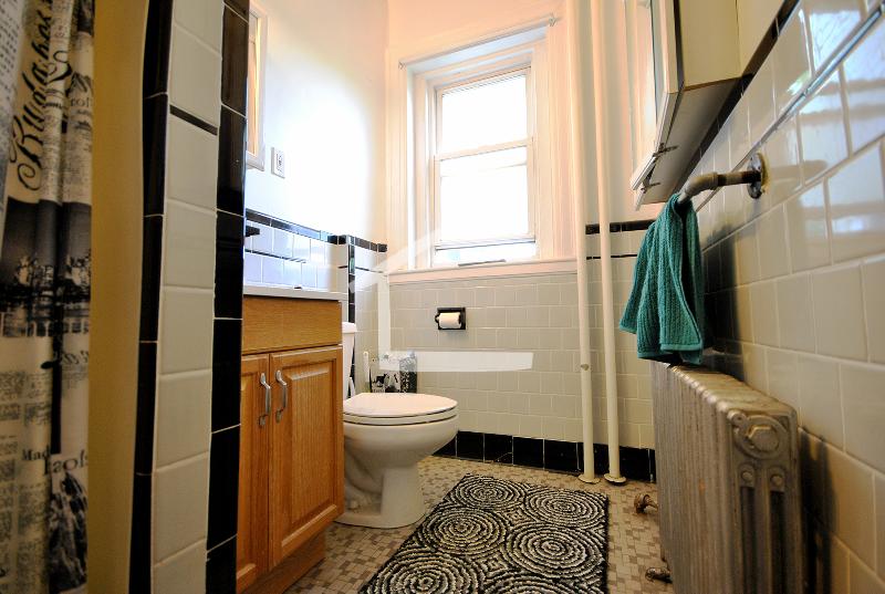 3 bed, 1 bath apartment for rent at 39 Addington Rd Unit 2, Aspinwall Hill — photo 8 of 13