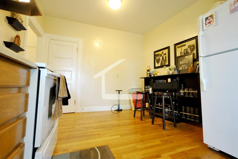 3 bed, 1 bath apartment for rent at 39 Addington Rd Unit 2, Aspinwall Hill — photo 11 of 13