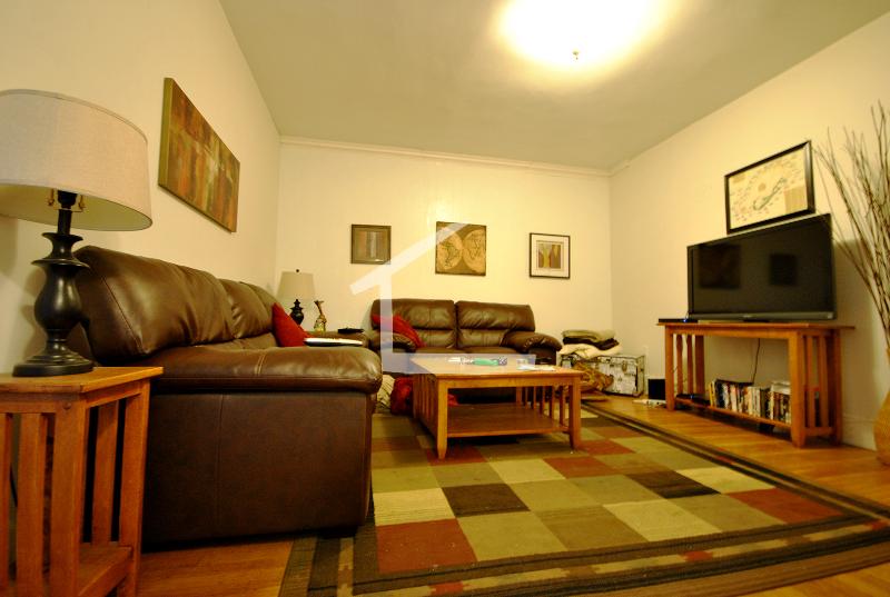 3 bed, 1 bath apartment for rent at 39 Addington Rd Unit 2, Aspinwall Hill