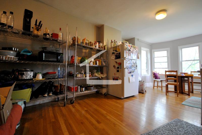 3 bed, 1 bath apartment for rent at 39 Addington Rd Unit 3, Aspinwall Hill — photo 8 of 14