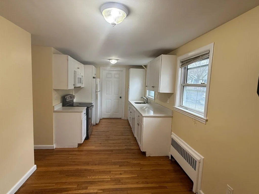 3 bed, 1 bath apartment for rent at 39 Alpena, Dedham — photo 9 of 11