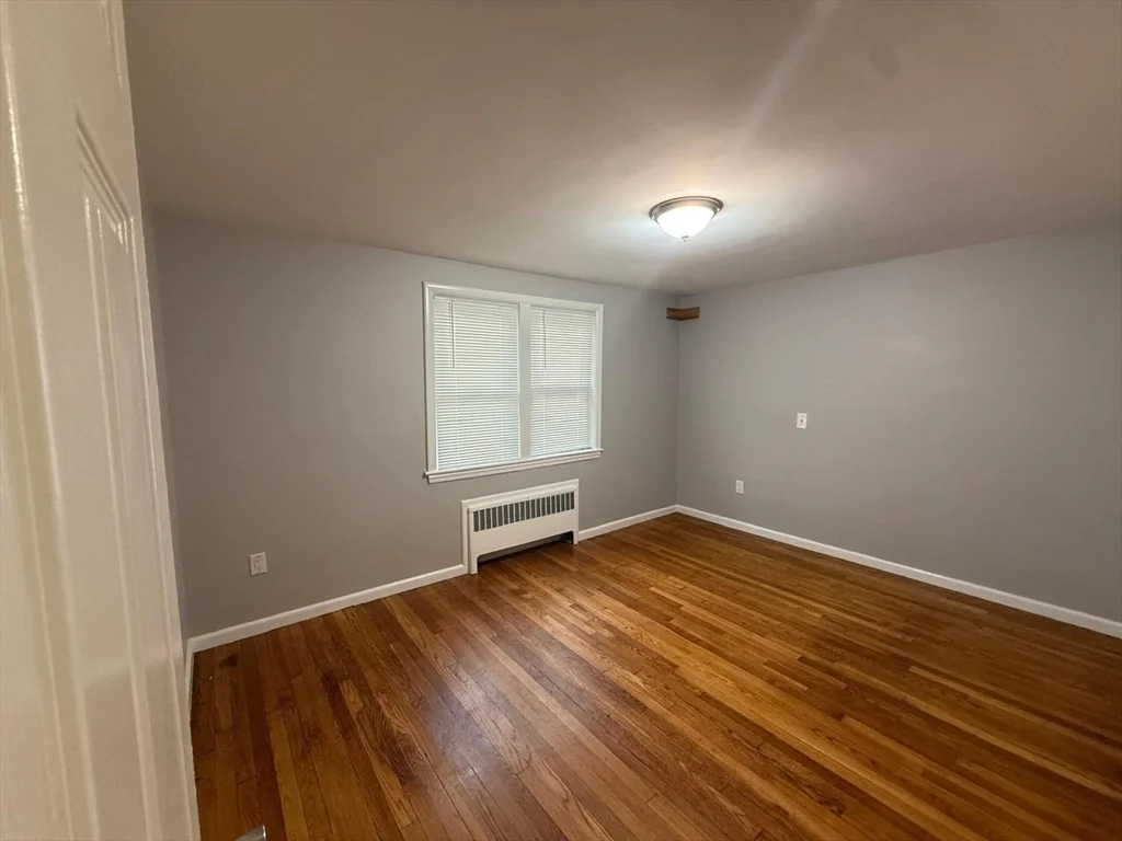 3 bed, 1 bath apartment for rent at 39 Alpena, Dedham — photo 4 of 11