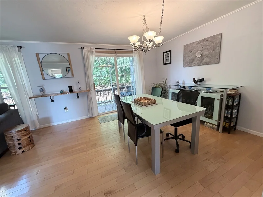 2 bed, 1 bath apartment for rent at 39 Bellwood Cir Unit 39, Bellingham — photo 5 of 12