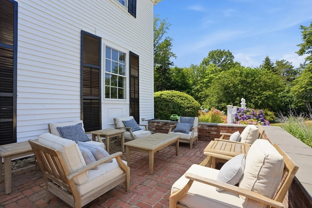 4 bed, 3 bath apartment for rent at 39 Black Horse Ln Unit 39, Cohasset — photo 31 of 37