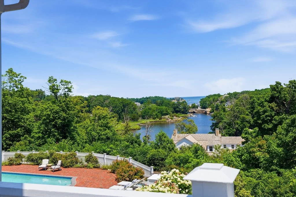 4 bed, 3 bath apartment for rent at 39 Black Horse Ln Unit 39, Cohasset — photo 23 of 37