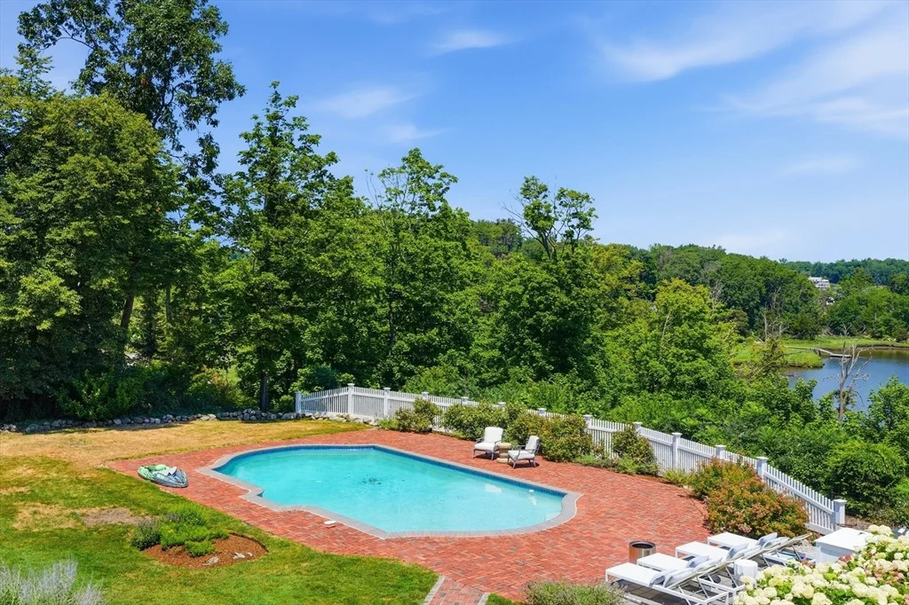 4 bed, 3 bath apartment for rent at 39 Black Horse Ln Unit 39, Cohasset — photo 32 of 37