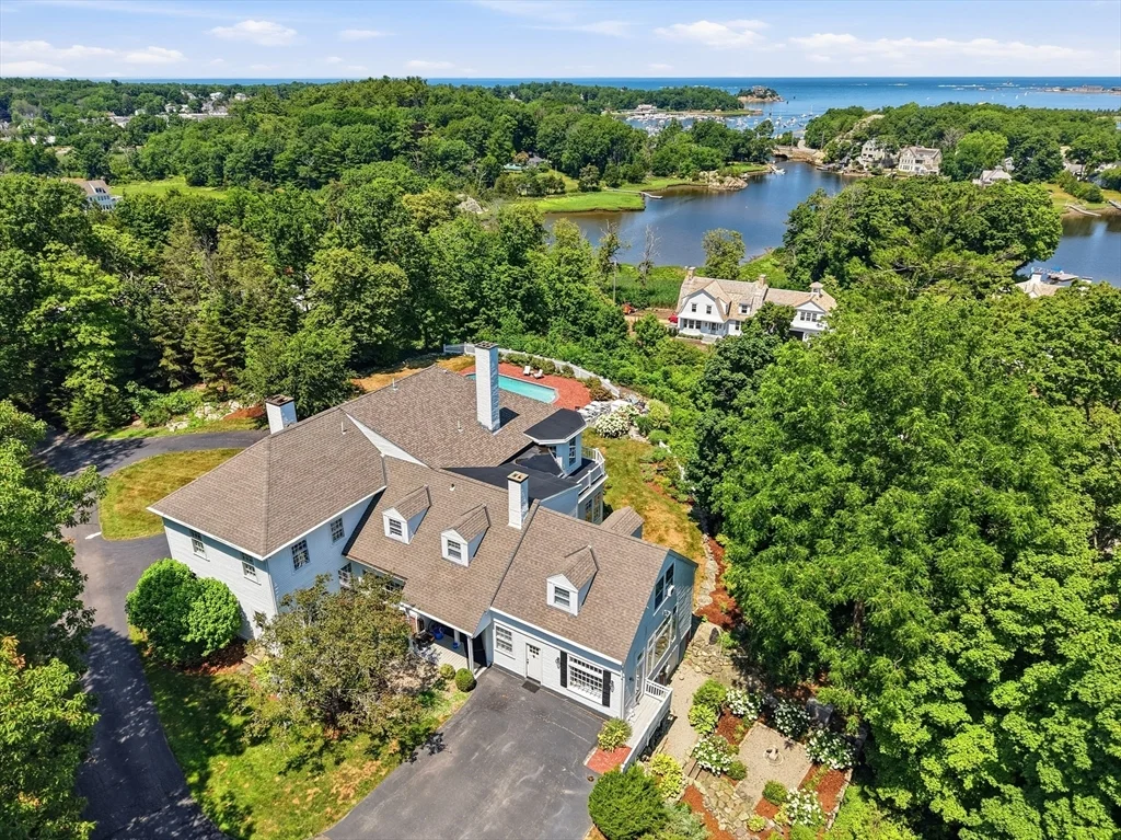 4 bed, 3 bath apartment for rent at 39 Black Horse Ln Unit 39, Cohasset