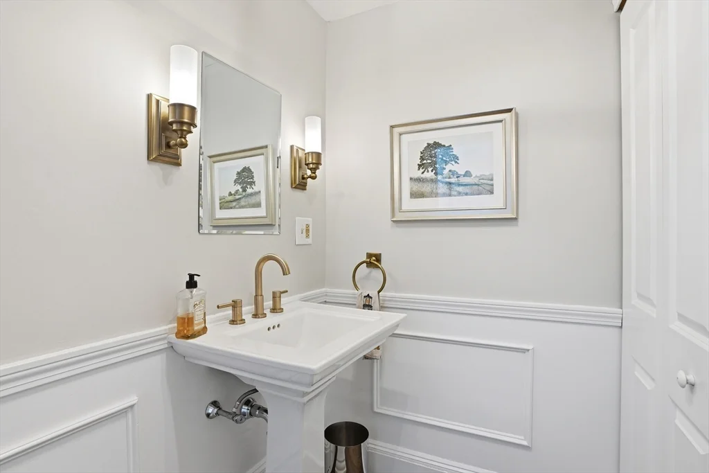 4 bed, 3 bath apartment for rent at 39 Black Horse Ln Unit 39, Cohasset — photo 17 of 37