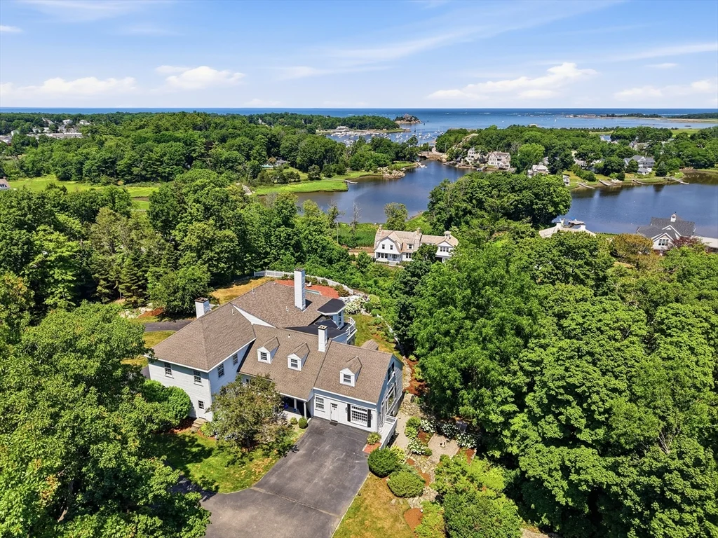 4 bed, 3 bath apartment for rent at 39 Black Horse Ln Unit 39, Cohasset — photo 35 of 37