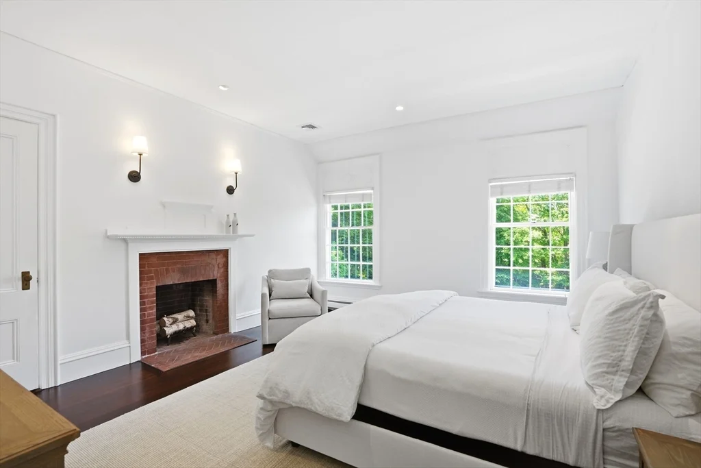 4 bed, 3 bath apartment for rent at 39 Black Horse Ln Unit 39, Cohasset — photo 24 of 37
