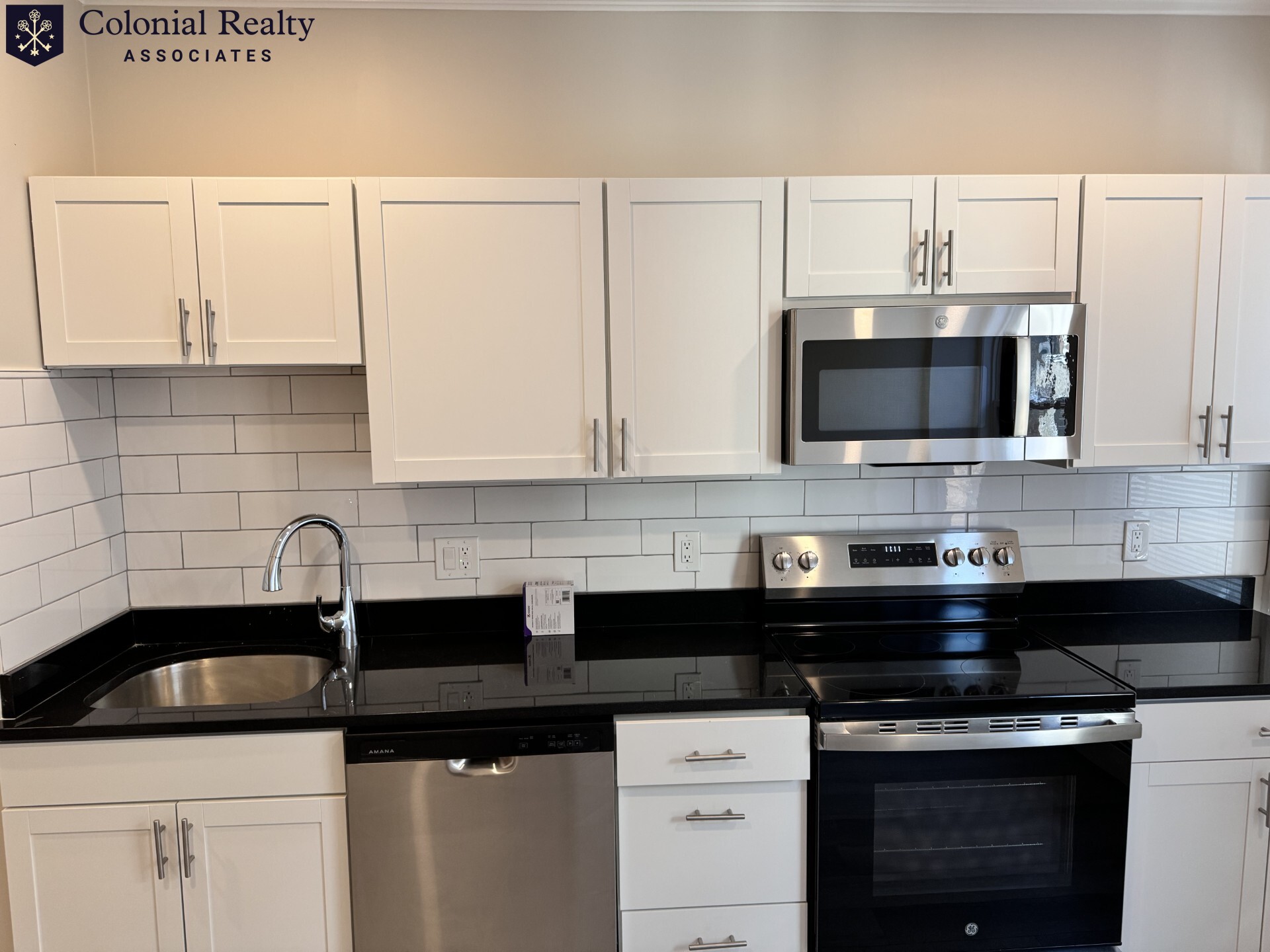 3 bed, 1.5 bath apartment for rent at 39 Brookline St Unit 17 COPY COPY, Cambridgeport — photo 2 of 23